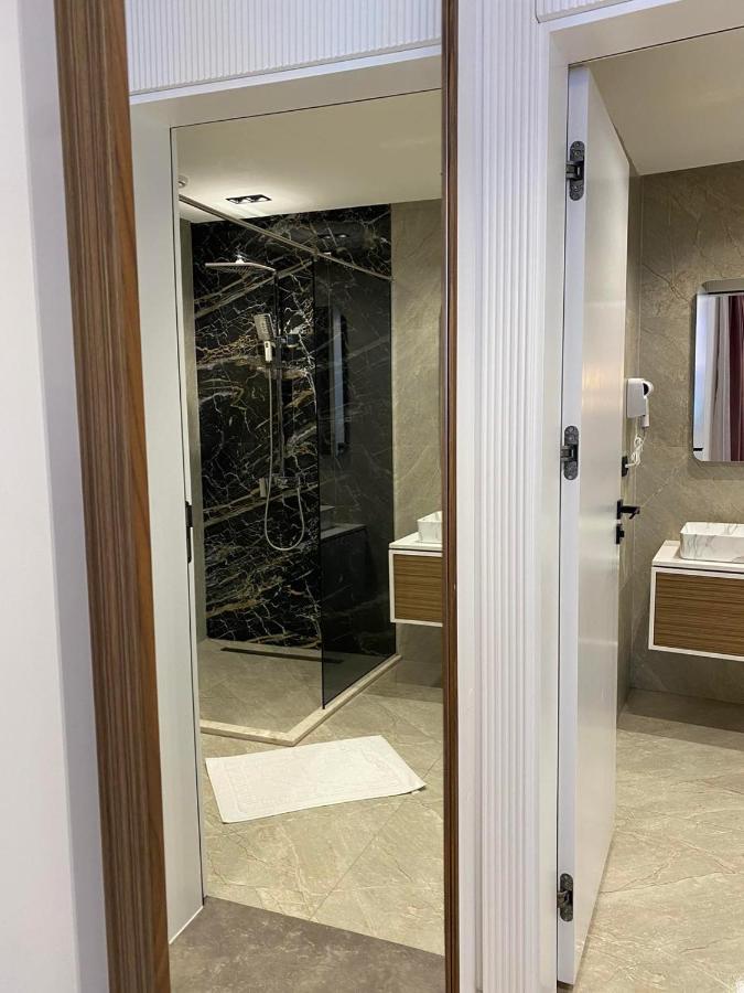 Marinus Hotel Улцин Екстериор снимка